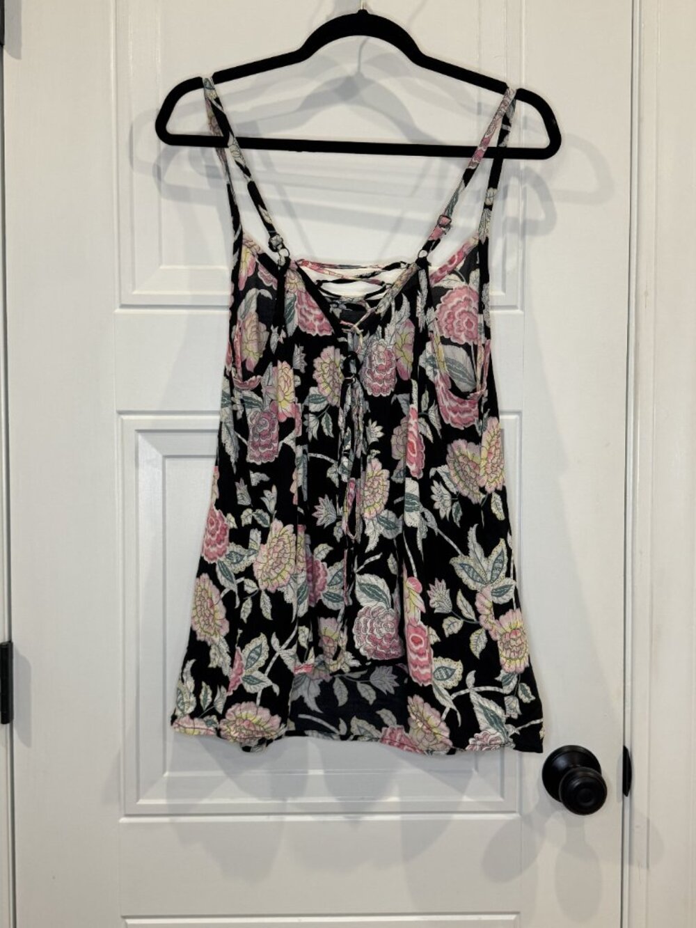 Torrid 00 Black with Pink Yellow ang Green Floral Challis Tank Lace-Up Back EUC - Picture 5 of 5